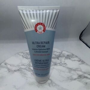 FAB FIRST AID BEAUTY Intense Hydration With Colloidal Oatmeal Ultra Repair Cream